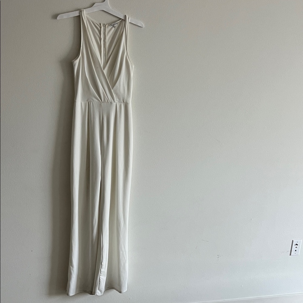 Elegant White Sleeveless Jumpsuit